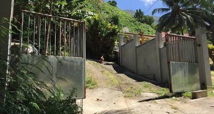 cozy apartment in the heart of seychelles 10 mins from beach