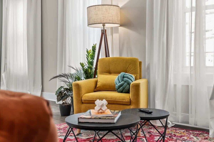 Colorful King Bed Apt | Large Kitchen | Game Room - Villanova, PA