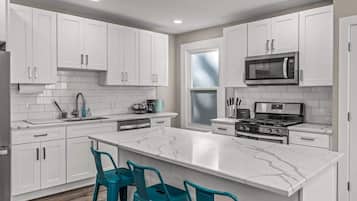 Mikroaaltouuni, uuni, liesi, astianpesukone