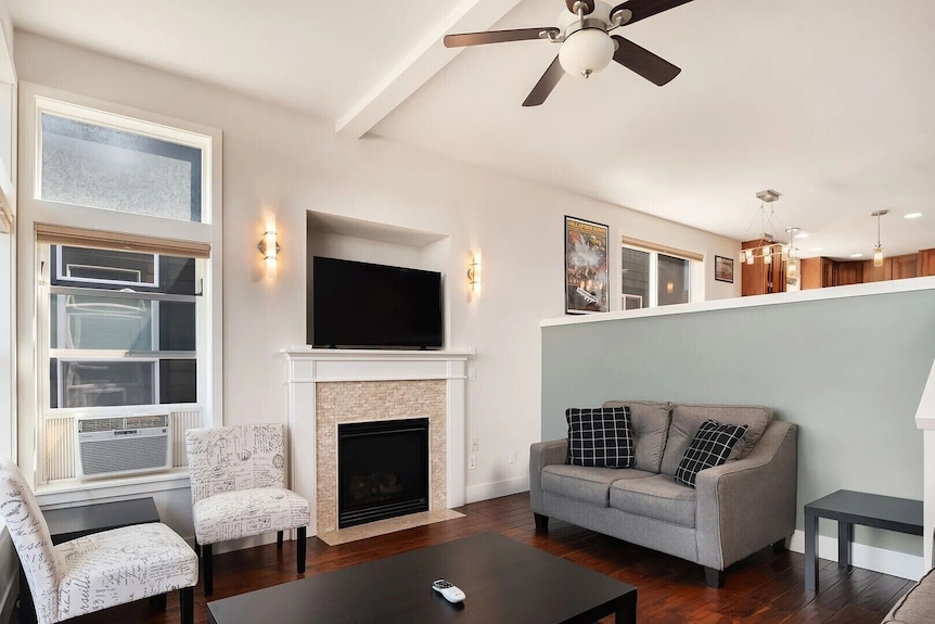 3br Townhome With Stunning Seattle Views - Mercer Island, WA