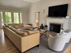 TV connectée, cheminée