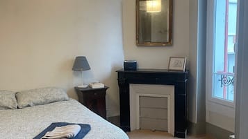 4 chambres, fer et planche à repasser, Wi-Fi, draps fournis