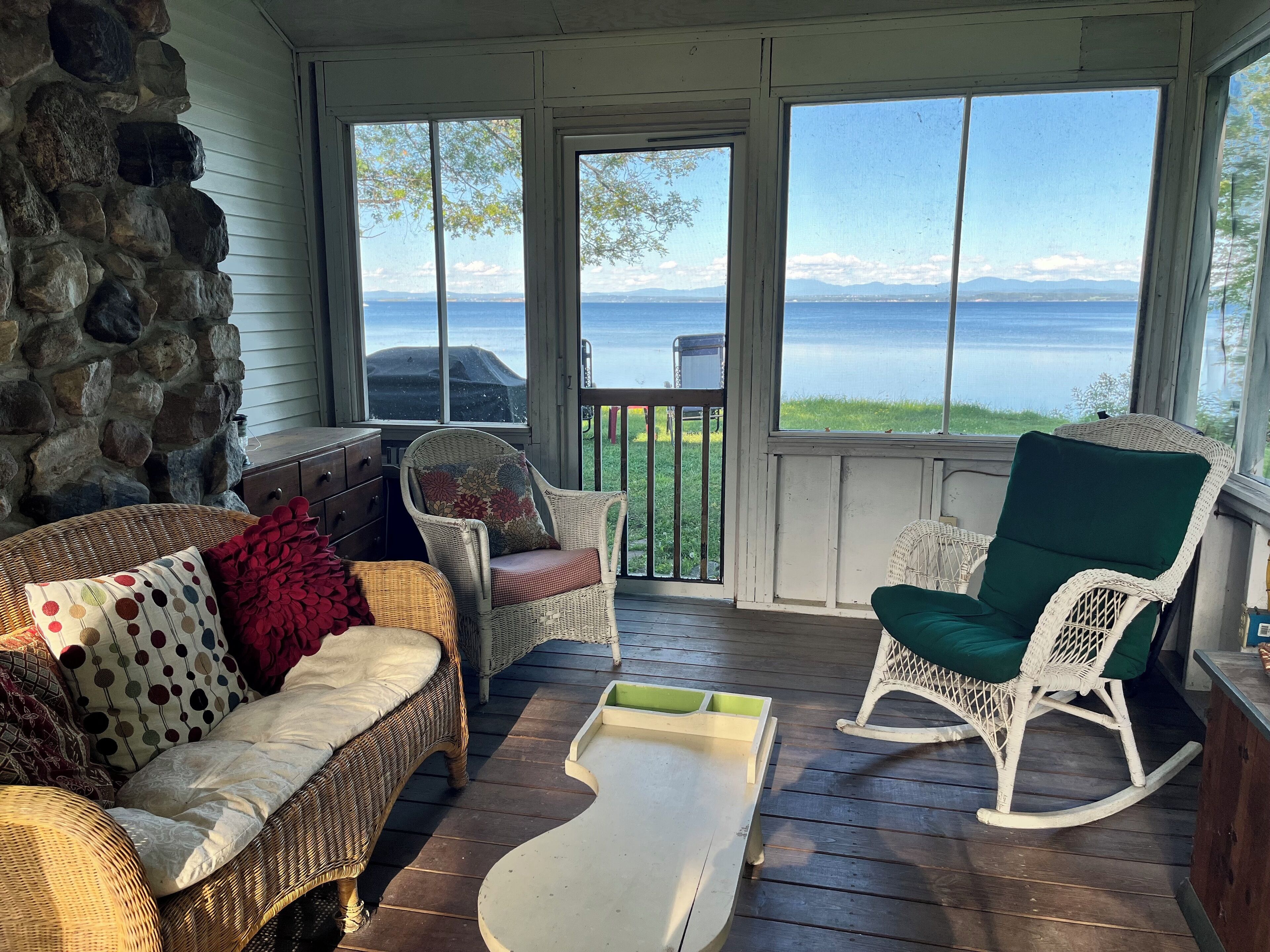 Smart TV, fireplace, DVD player, music library