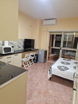 1 chambre, fer et planche à repasser, Wi-Fi, draps fournis