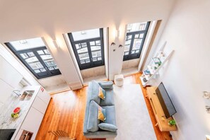 TV - Framed Corner by Portugal Active (Porto)