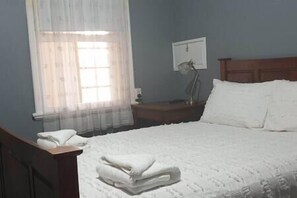 1 habitación y ropa de cama