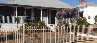 "Roseneath" Queen room with private bathroom, Rm 4