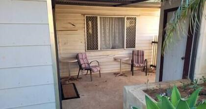 "Roseneath" Queen room with private bathroom, Rm 4