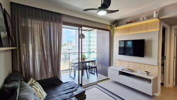 Apartemen Comfort | Area keluarga | Smart TV 40-inci dengan saluran TV digital dan Netflix