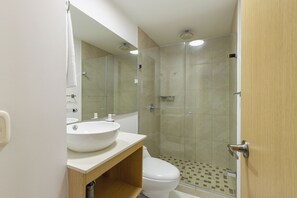 Dusche, Handtücher, Seife, Toilettenpapier