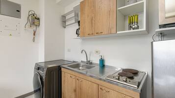 Microwave, stovetop, rice cooker, blender
