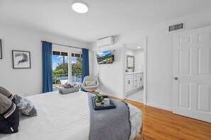 5 habitaciones, tabla de planchar con plancha y cuna de viaje 