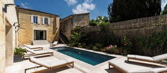 La Girondine - Pool, billiards, vineyards and estuary