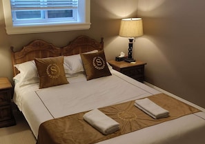 3 bedrooms, desk, iron/ironing board, free WiFi