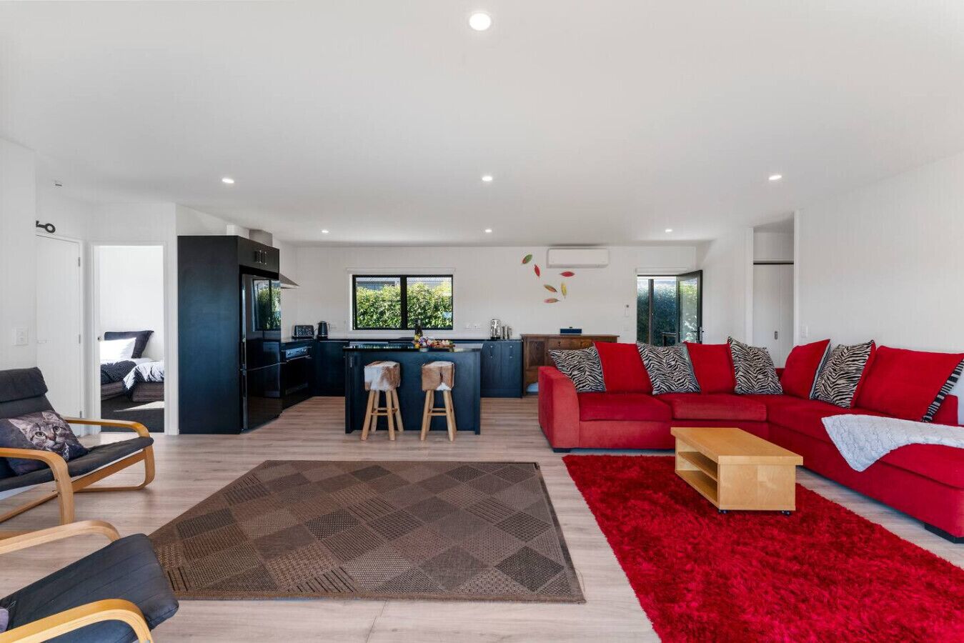 Living & Kitchen Area