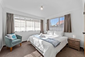 2 Schlafzimmer, Schreibtisch, WLAN, Bettwäsche