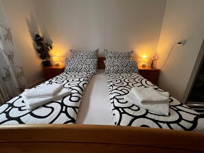 Standard-Doppelzimmer | Schallisolierte Zimmer, kostenloses WLAN, Bettwäsche