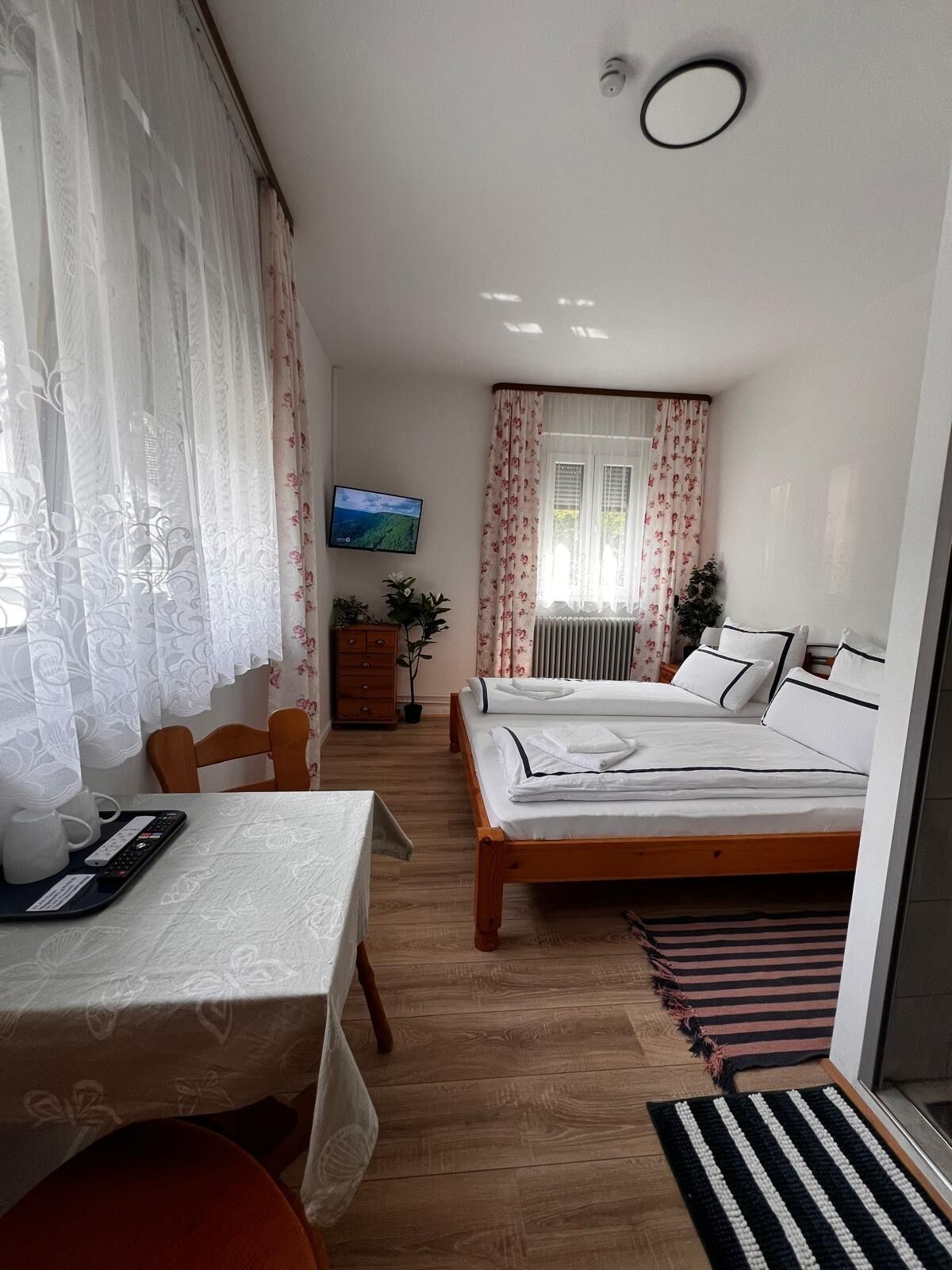 Chambres insonorisées, Wi-Fi gratuit, draps fournis