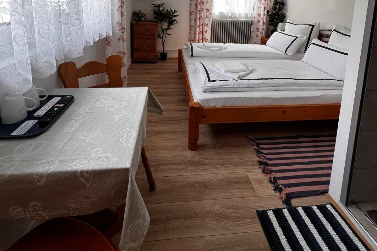 Habitación doble estándar | Insonorización, wifi gratis y ropa de cama