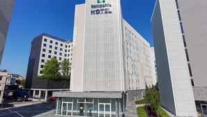A modern hotel building with a prominent sign reading "Bergparis Hotel". - Campanile Venice Mestre (Venice)