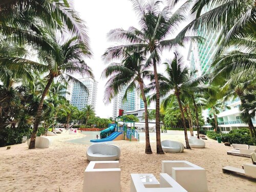 Luxury 1BR Unique Azure View - Azure Urban Resort Residences