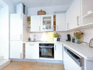 Réfrigérateur, four, plaque de cuisson, lave-vaisselle