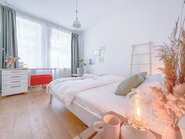 3 bedrooms, desk, travel crib, free WiFi