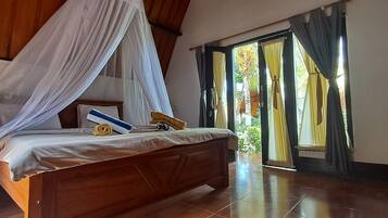 Bungalow Standard, vue jardin | Coffres-forts dans les chambres, bureau, Wi-Fi gratuit