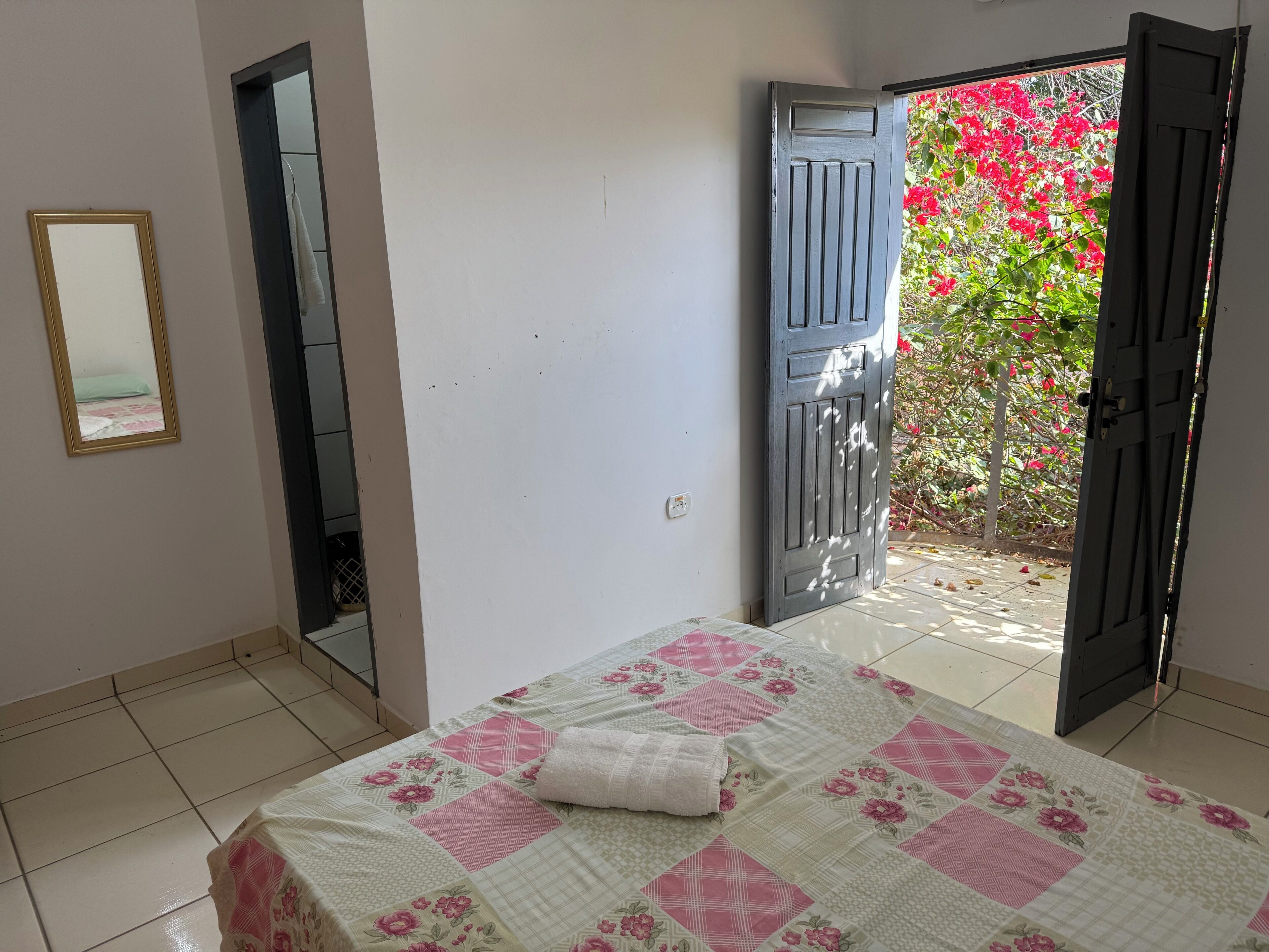 Quarto casal econômico | Wi-Fi de cortesia