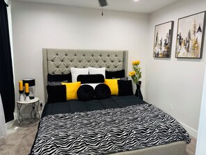 3 chambres, fer et planche à repasser, Wi-Fi, draps fournis