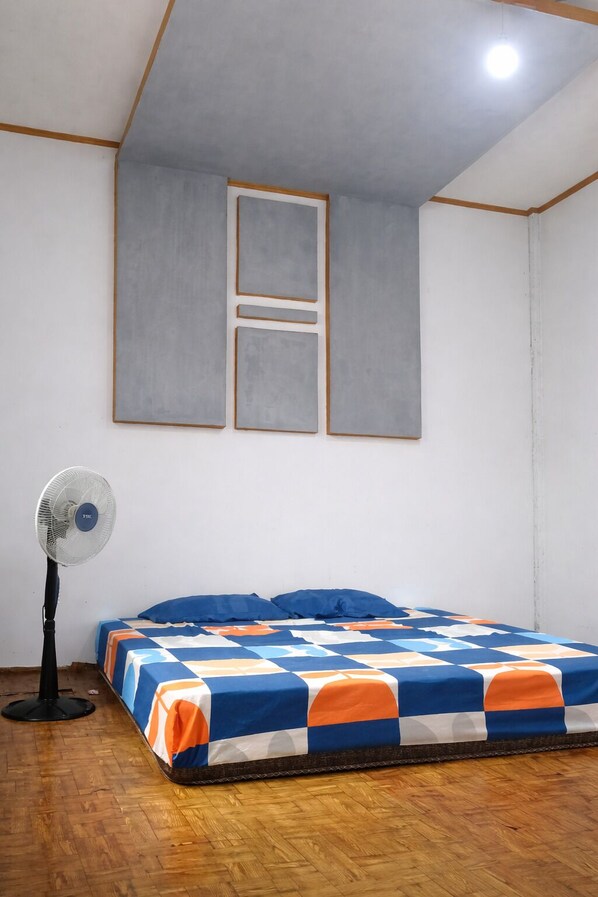 Family Double Room, 1 Bedroom | Laptop workspace, blackout drapes, bed sheets - Nata homestay (Bone Baru)