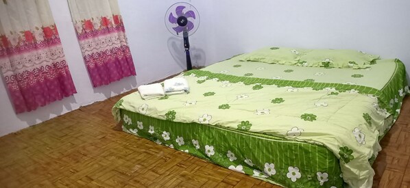 Standard Room | Laptop workspace, blackout curtains, free WiFi, bed sheets