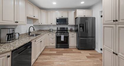 Modern & Spacious 4 Bdr Apt in Gibsonia/Pittsburgh