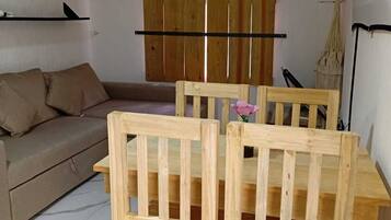 Apartamento, 2 quartos, acessível, para fumantes | Área de estar