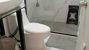 Apartamento, 2 quartos, acessível, para fumantes | Banheiro