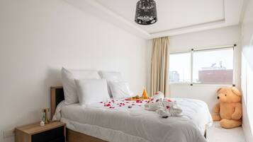 3 makuuhuonetta, silitysrauta/-lauta, Wi-Fi, vuodevaatteet