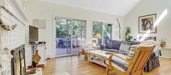 Shelter Island Spacious Family Getaway steps from beaches
