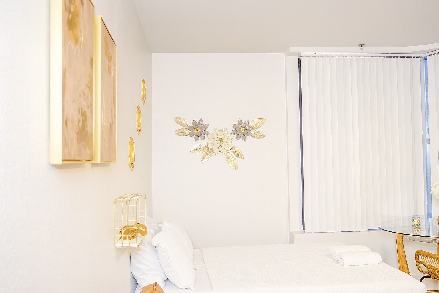WiFi (free), bed sheets