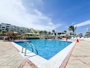 Pool - Wake up in front of the Lagoon (Cancún)