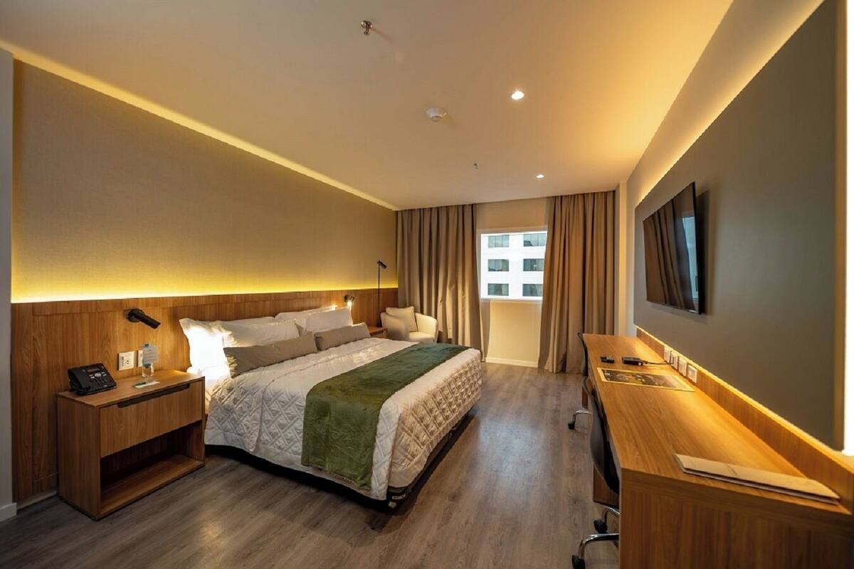 Double Room | In-room safe, laptop workspace, free WiFi