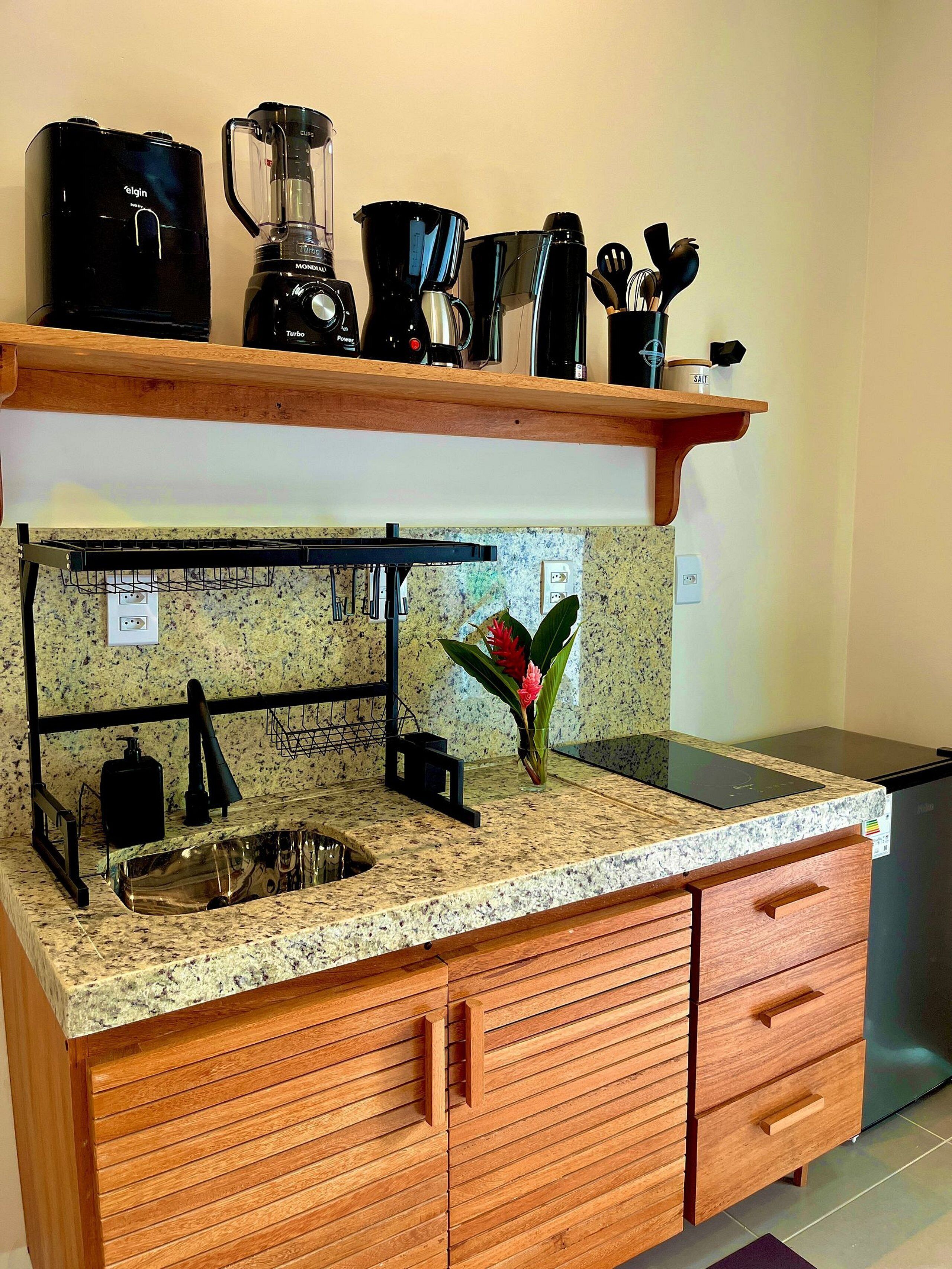 Comfort Apartment | Private kitchen | Mini-fridge, oven, stovetop, cookware/dishes/utensils