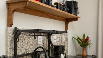 Apartment | Private kitchen | Mini-fridge, oven, stovetop, cookware/dishes/utensils