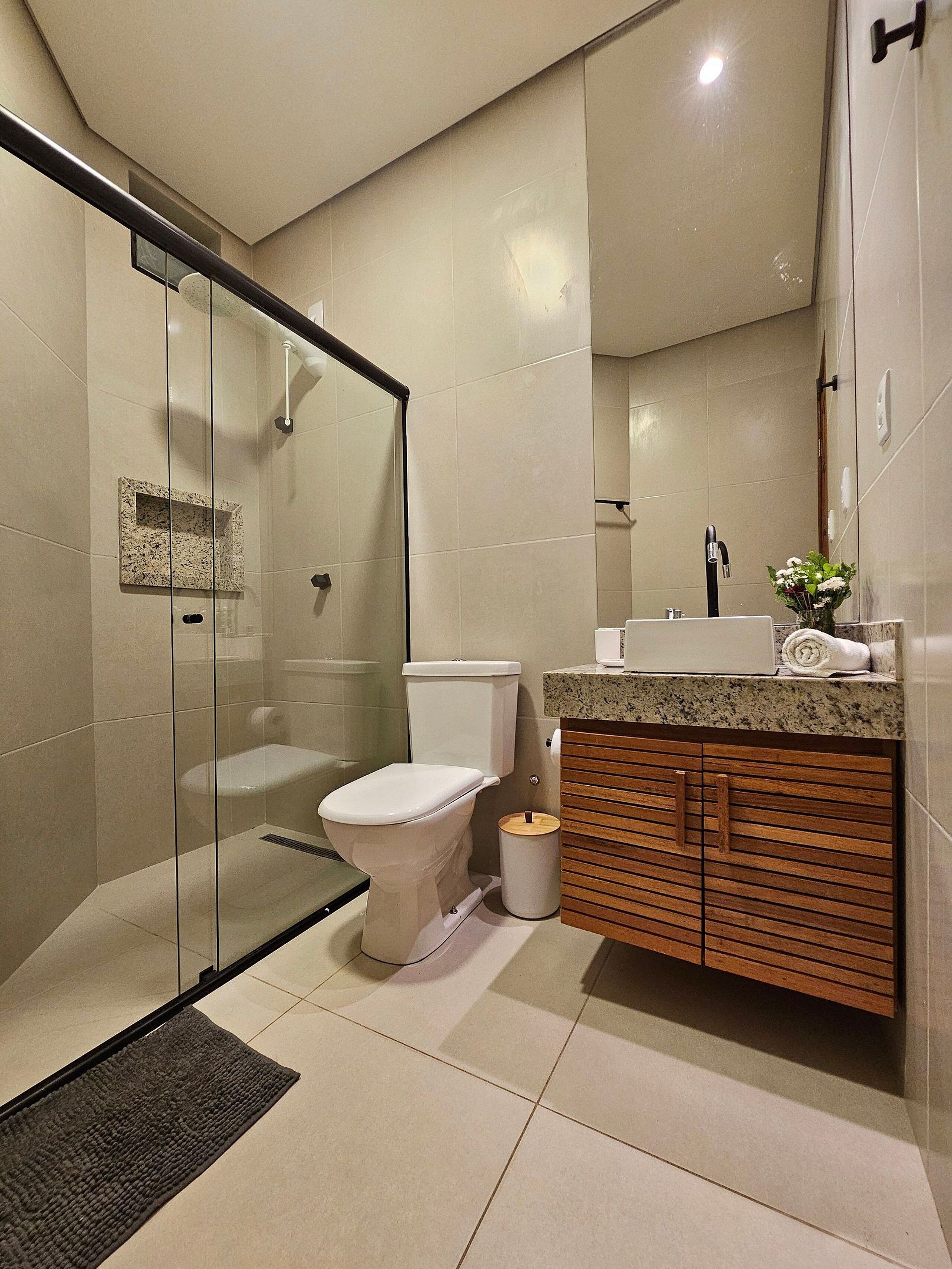 Comfort Apartment | Bathroom | Shower, hair dryer, towels, toilet paper