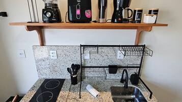 Comfort-Apartment | Eigene Küche | Mini-Kühlschrank, Ofen, Herdplatte, Kochgeschirr/Geschirr/Besteck