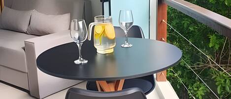 Apartment | Outdoor dining