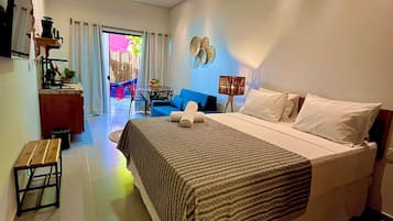 Appartamento Comfort | 1 camera, una scrivania, postazione laptop, ferro/asse da stiro