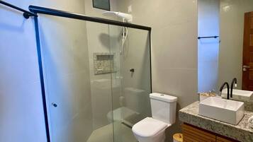 Comfort Apartment | Bathroom | Shower, hair dryer, towels, toilet paper