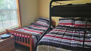 3 bedrooms, free WiFi, bed sheets