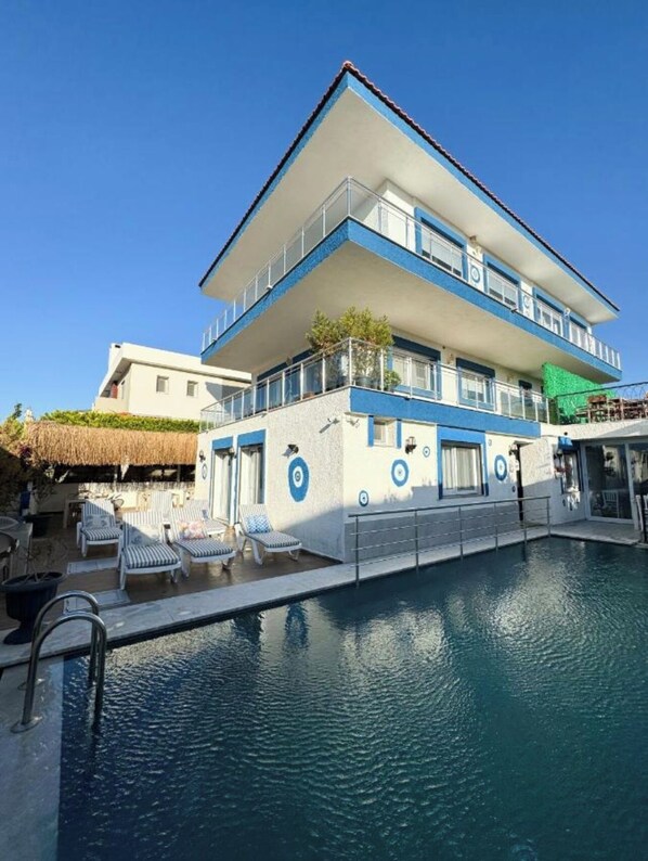 Front of property - Ambers Alaçatı (Cesme)