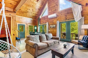 Smart-TV, Kamin, Videospiele, Tischfußball